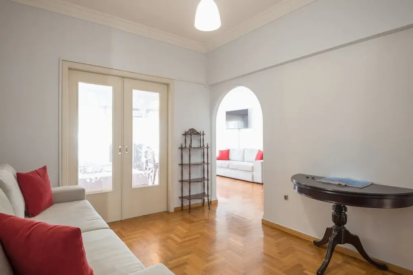 Victoria Grand Apartments — отель с удобствами в Афины