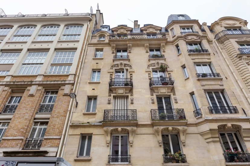 Luxury and Spacious Apartment in the Heart of Paris — забронировать отель в Париже