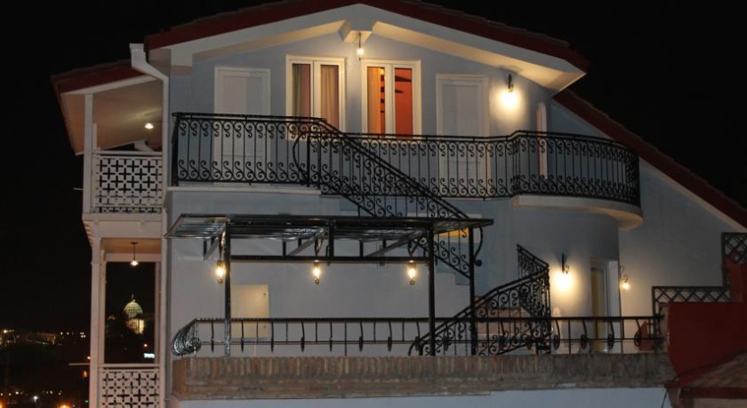 Villa Legend of Tbilisi -17 Abano St — отель с удобным расположением в Тбилиси