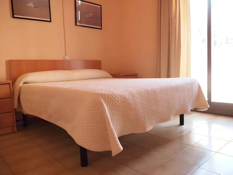 Hostal Delfos — комфортный отель в Барселоне