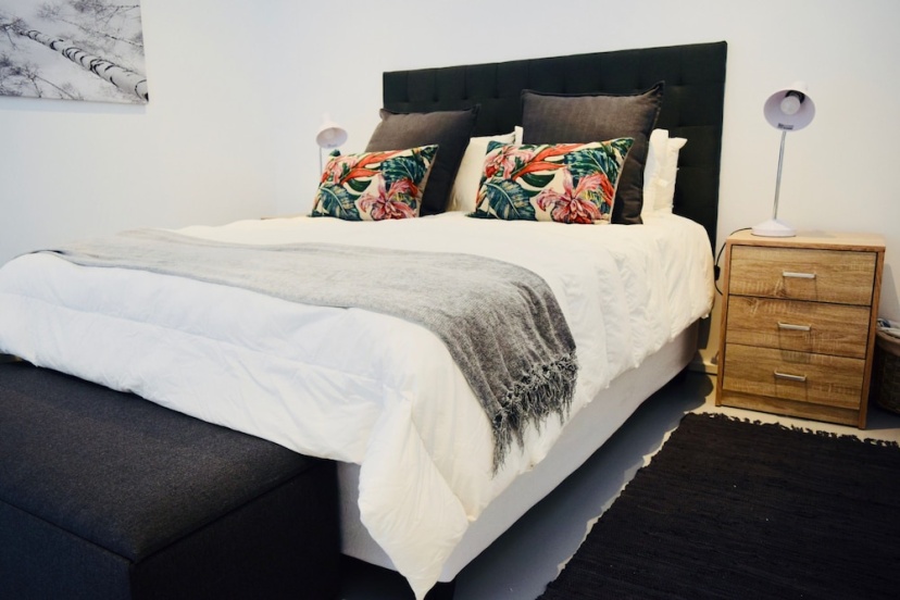 Цены на Modern 1 Bedroom Apartment in Cape Town в Кейптауне