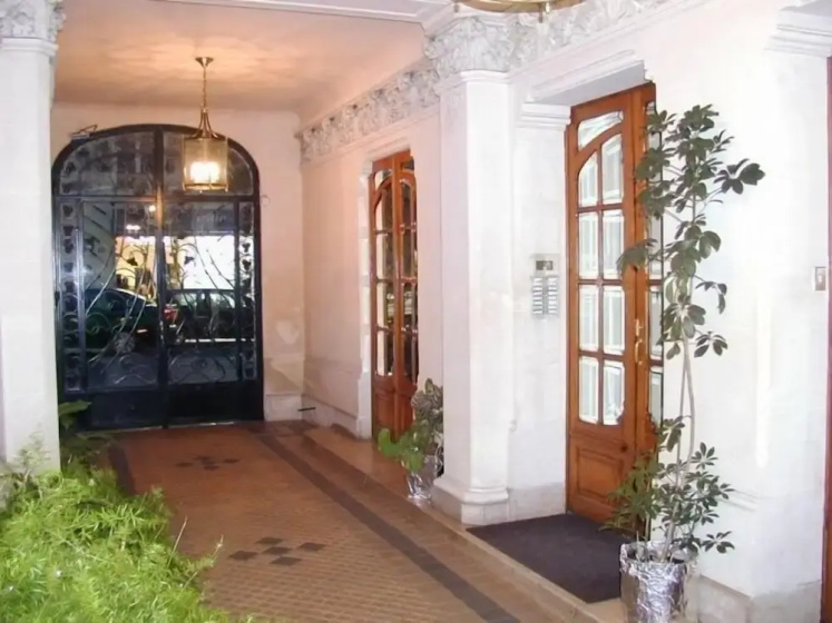 Studio Marais Belle Epoque — отель с удобным расположением в Париже