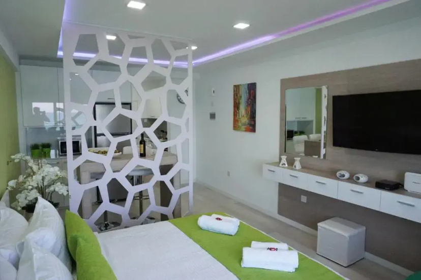 Lazuli Beachfront Apartment 405 — комфортный отель в Ларнака