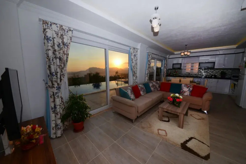 KAL4800 Villa Utku 3 Bedrooms — отель с удобным расположением в Калкан