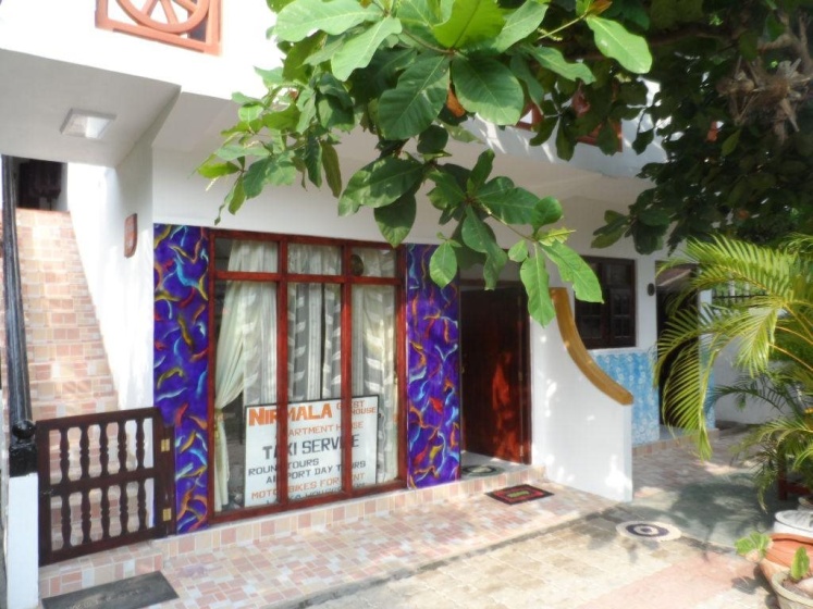 Nirmala Guest House By Tourist House — отель с удобным расположением в Унаватуна