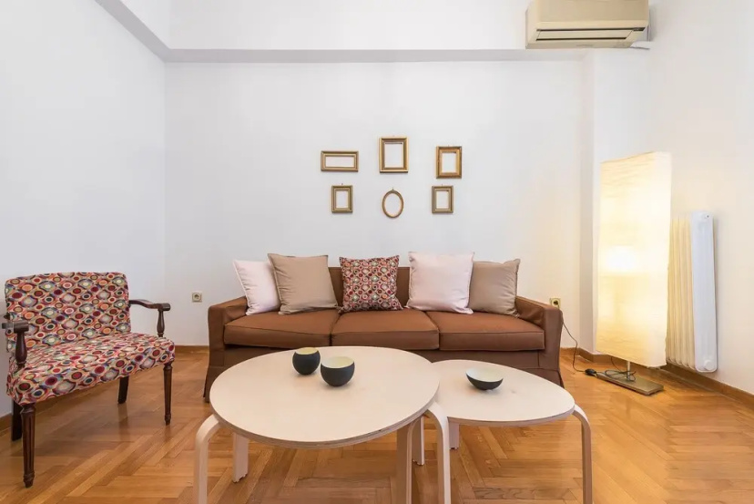 Elegant Koukaki Apartment  by Cloudkeys — забронировать отель в Афины