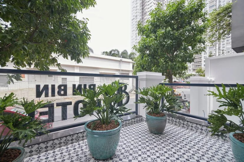 Bin Bin Hotel 9 - Near Tam Anh Hospital 2 — отель в Хошимине, Вьетнам