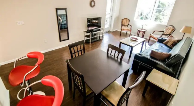 The Hollywood Suzy Apartment — забронировать отель в Лос-Анджелесе