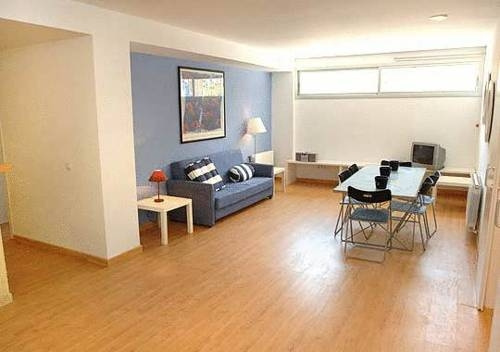 Rent4days Sants Apartments — комфортный отель в Барселоне