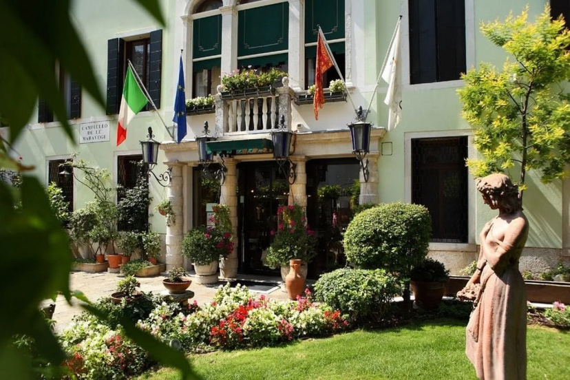 Pensione Accademia - Villa Maravege 3 — отель в Венеции, Италия