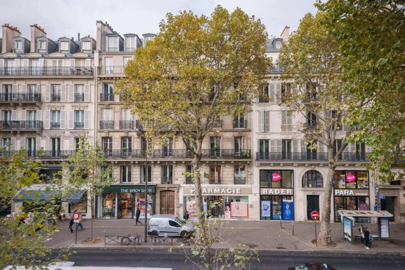Modern and Cosy Flat in the Heart of Paris — комфортный отель в Париже