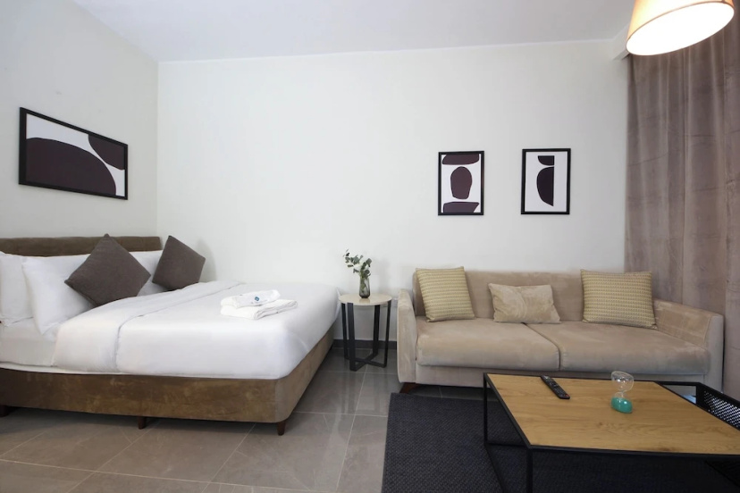 Bloomfields STU with Balcony Leonardo — отель с удобным расположением в Абу