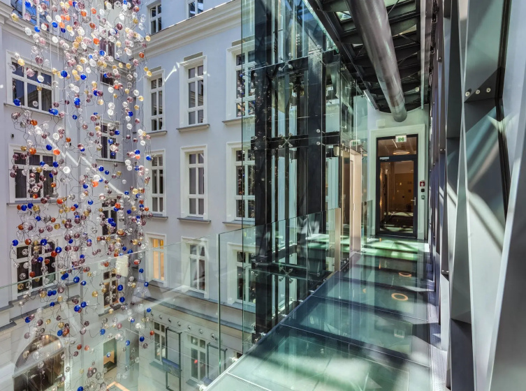 Hotel Indigo Warsaw - Nowy Swiat by IHG — отель в Варшаве для семейного отдыха