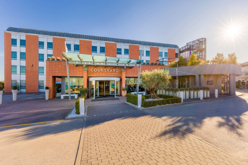 Courtyard by Marriott Venice Airport — отель в Венеции для семейного отдыха