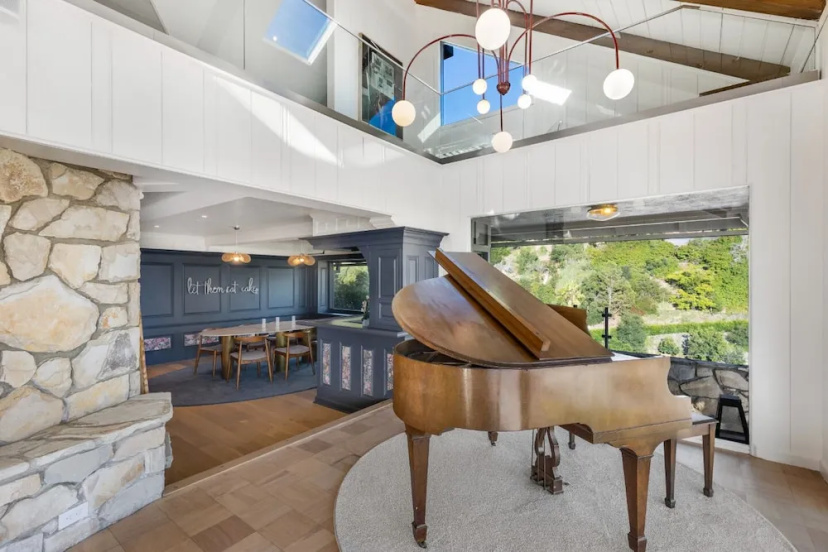 Beverly Tree House — отель с удобным расположением в Лос-Анджелесе