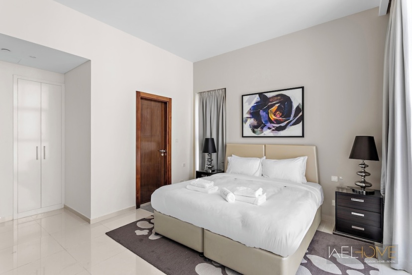 WelHome - Charming Breathtaking 1BR Apt. In Damac Hills — отель с удобным расположением в Дубае