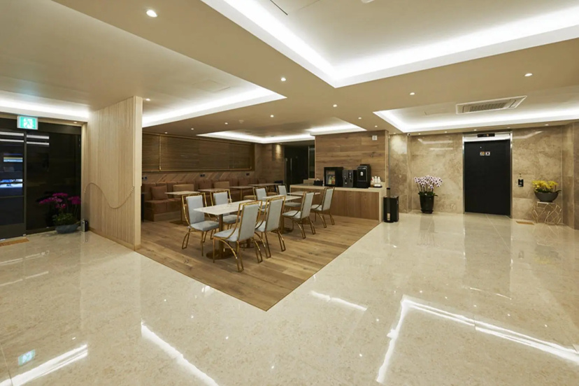 Yeonsan Hound Hotel — забронировать отель в Пусан