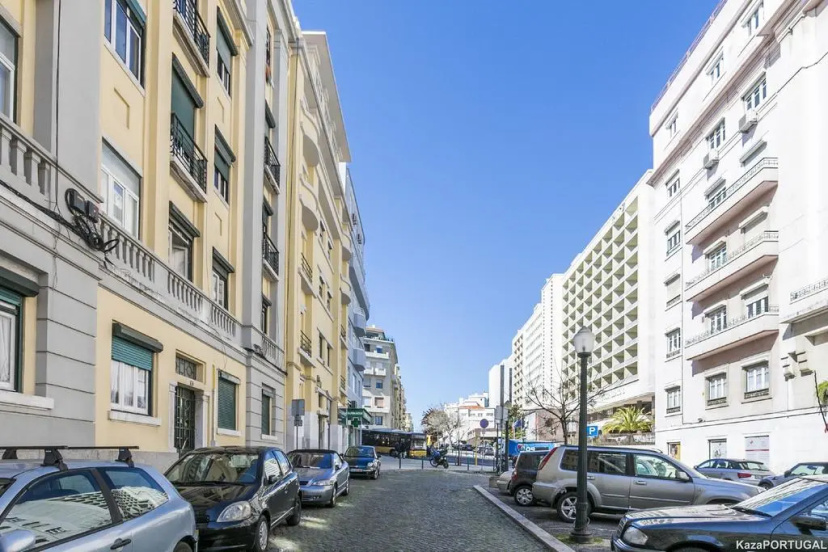 Delightful Lisbon City Apartment — забронировать отель в Лиссабоне