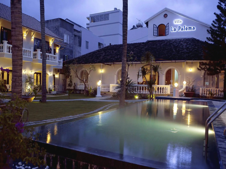 La Paloma Villa — отель с удобствами в Нячанге