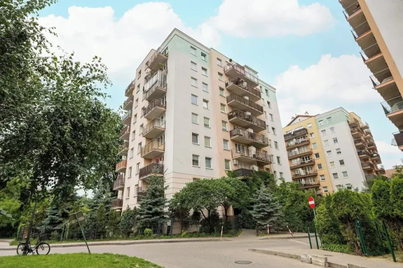 Cosy Apartment With Garden by Renters — комфортный отель в Варшаве
