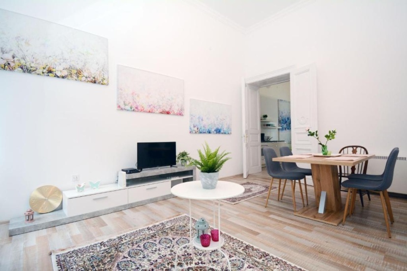 Lillybeth City Center Apartments — отзывы гостей и цены