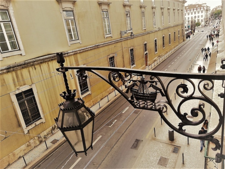 Hello Lisbon Terreiro do Paco Collection Apartments — отель с удобствами в Лиссабоне