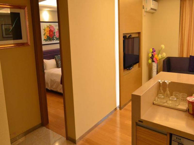 Private Apartments - Wealth Century Square — отель в Гуанчжоу, Китай