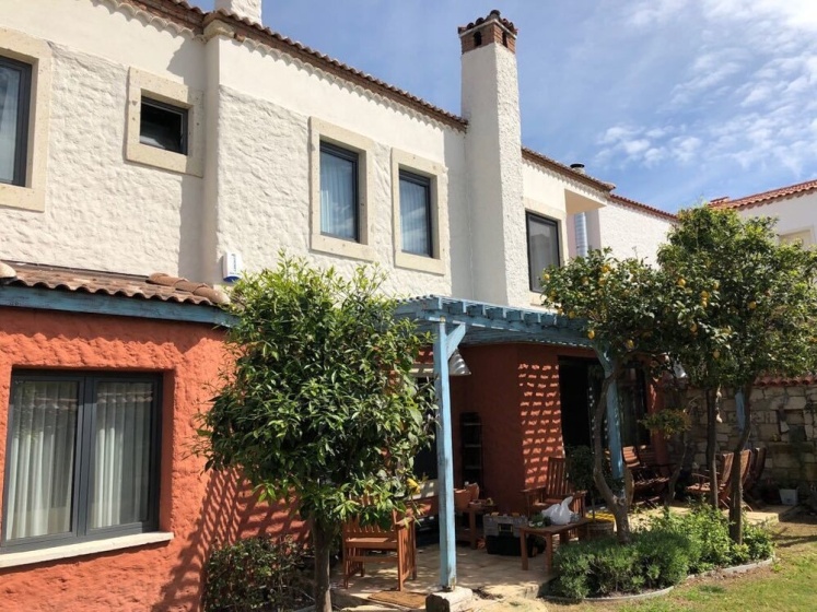 Alacati Suites — отель с удобствами в Чешме