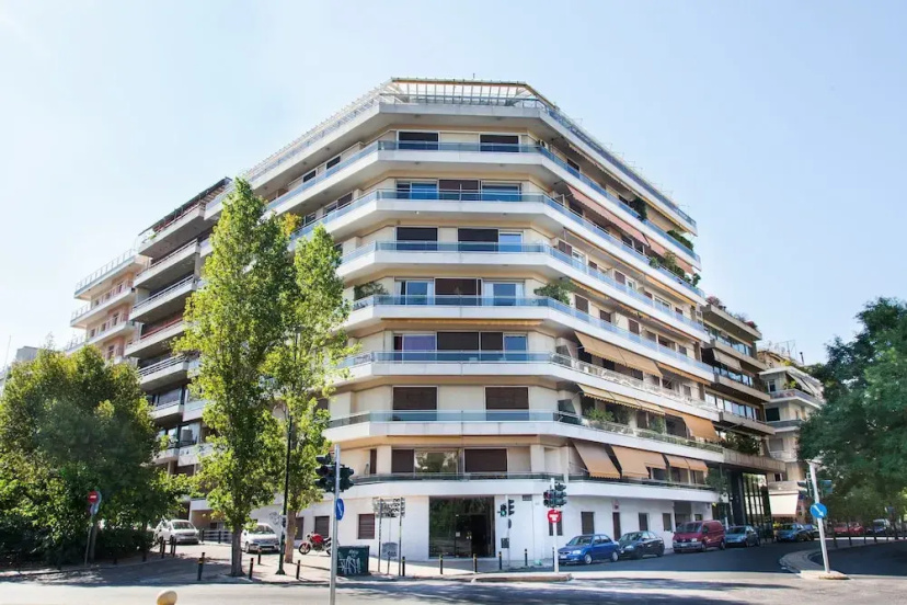 Цены на Luxurious Apartment in Athens Downtown в Афины