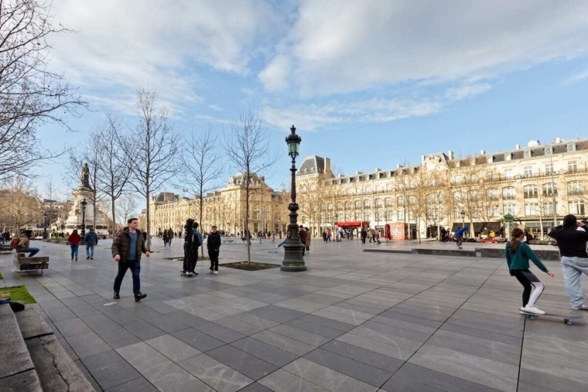 Contemporary & Comfortable 2 Bedroom Apartment in Paris — комфортный отель в Париже