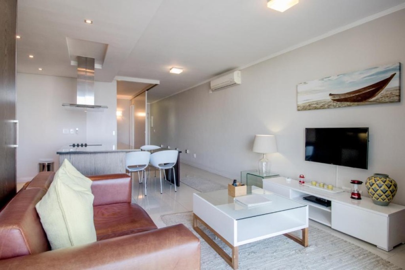 Camps Bay One Bedroom Apartment - The Crystal — отель с удобным расположением в Кейптауне