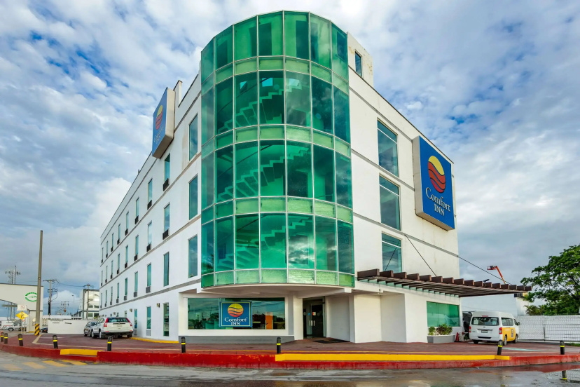 Comfort Inn Cancun Aeropuerto - Hotel in Cancún - Photo 1