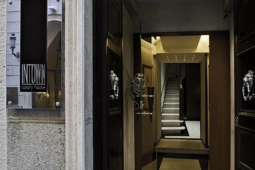 Intown Luxury House — комфортный отель в Риме