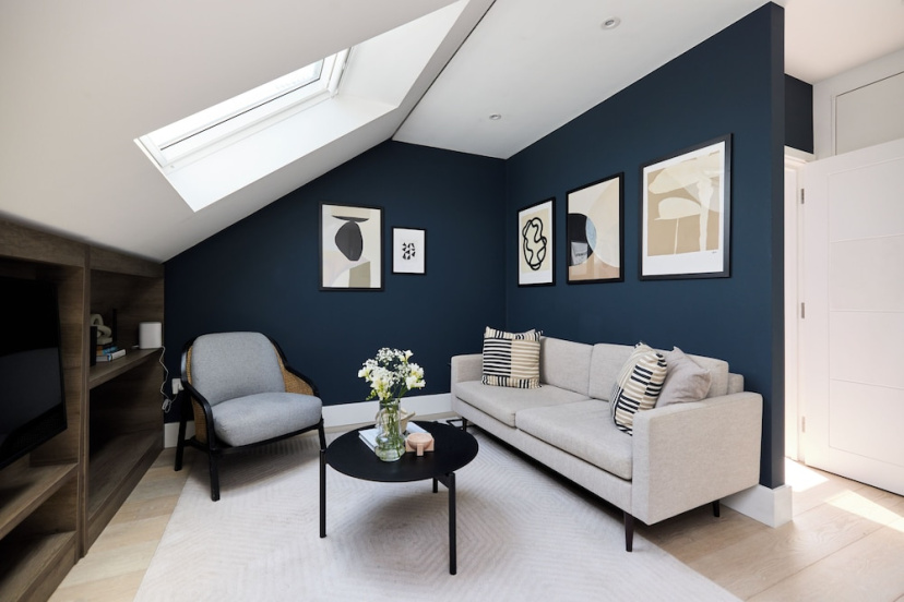 The Skylight One-Bed at Elspeth Road — отзывы гостей и цены