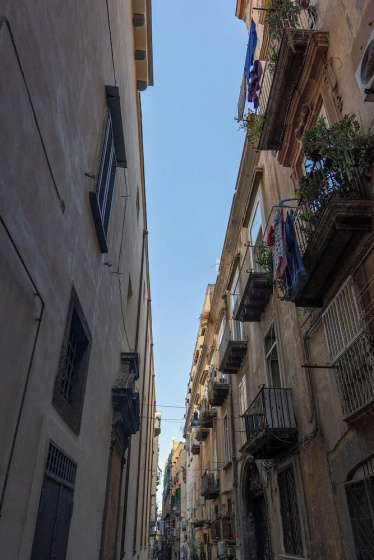 Suites Gaudioso Napoli Center — отель с удобным расположением в Неаполе