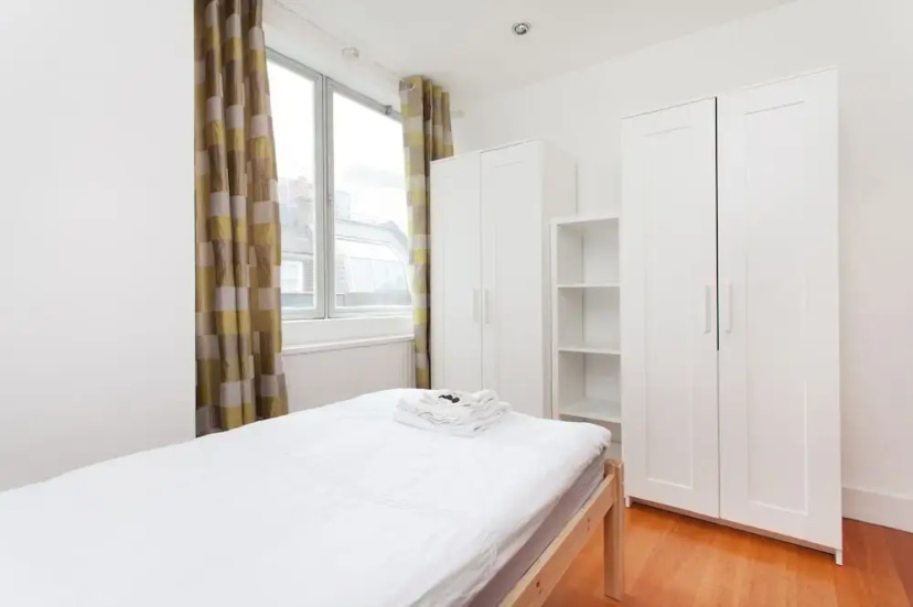 Spacious Apartment Berwick St &Oxford St — отель с удобным расположением в Лондоне