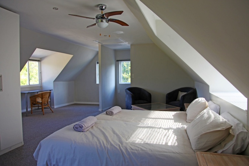 Modern Cottage In Upper Constantia 3 — отель в Кейптауне, Южноафриканская Республика