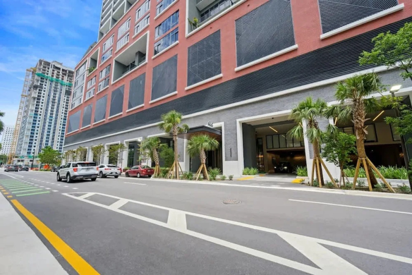 Delightful 3br in Downtown Miami — забронировать отель в Майами