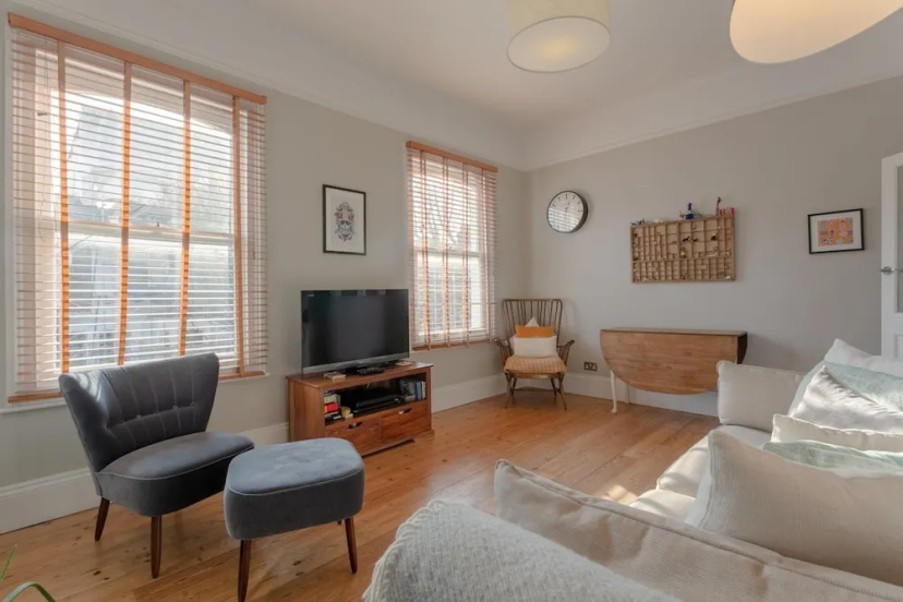 Beautiful 1 Bedroom Flat in Stoke Newington — отель с удобствами в Лондоне