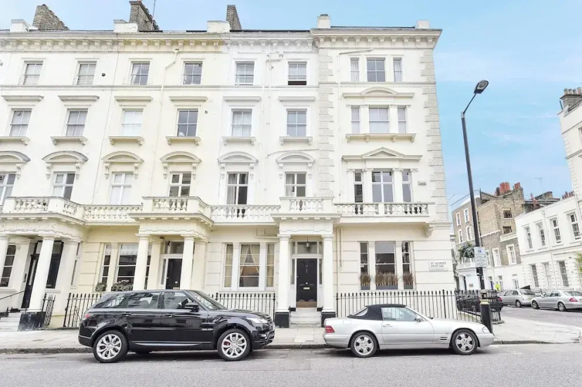 Smart 2 bedroom flat near Pimlico Tube — забронировать отель в Лондоне