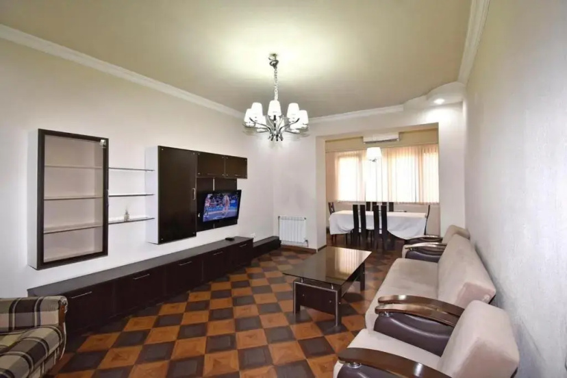 Abovyan street, 1 bedroom Beautiful Renovated, Spacious apartment AB130 — забронировать отель в Ереван
