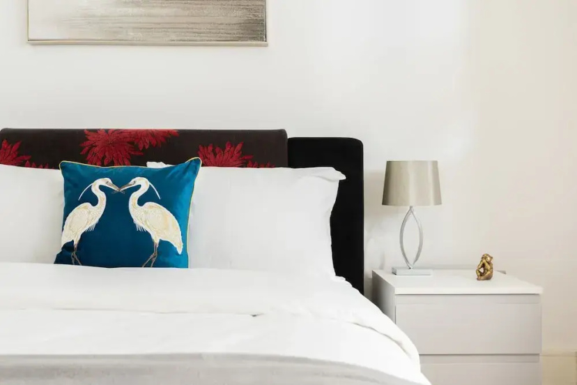 Platinum Apartment in Central Camden 9984 — отель с удобным расположением в Лондоне