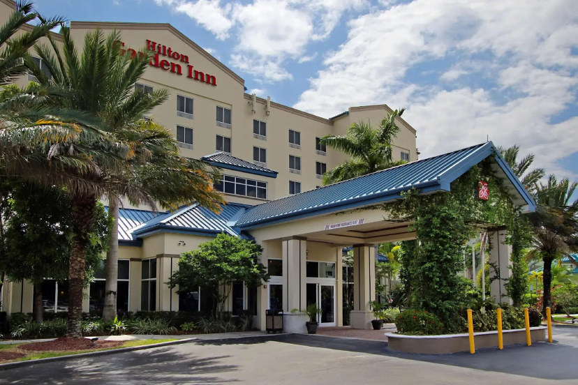 Hilton Garden Inn Miami Airport West — отель с удобным расположением в Майами