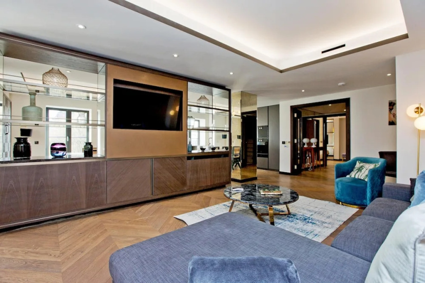 3-bed Deluxe Apt 413 — отель с удобным расположением в Лондоне