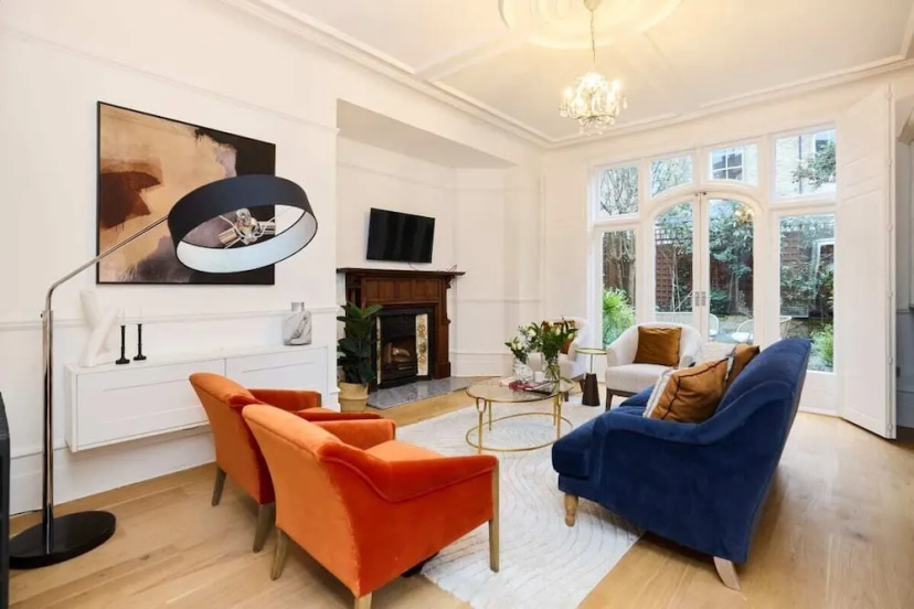 The Belsize Park Place - Charming 6bdr Home With Garden — комфортный отель в Лондоне