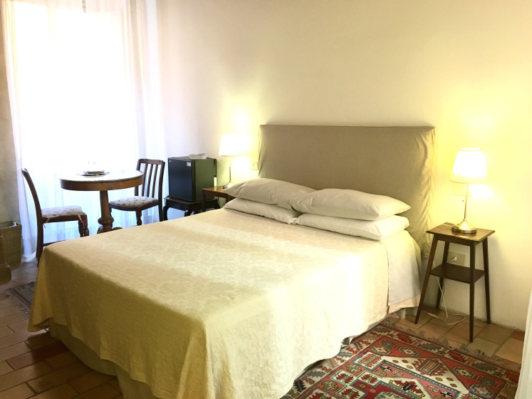 Vicolo del lupo Guesthouse — отель с удобствами в Риме