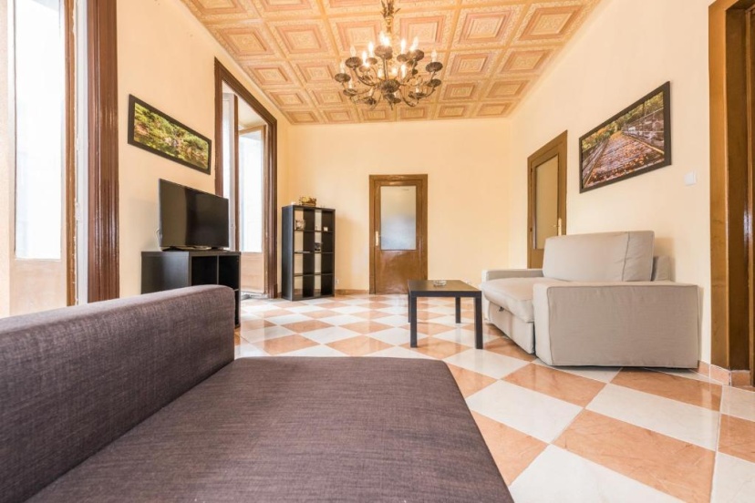 Grand Latina Apartment — комфортный отель в Мадриде