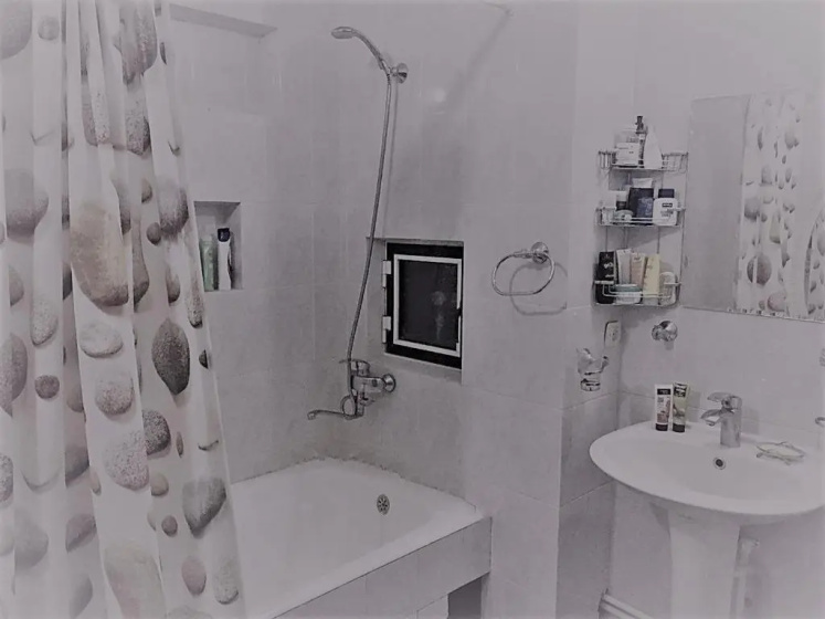 Spacious Apartment in Central Touristic Location — отель с удобным расположением в Ташкент