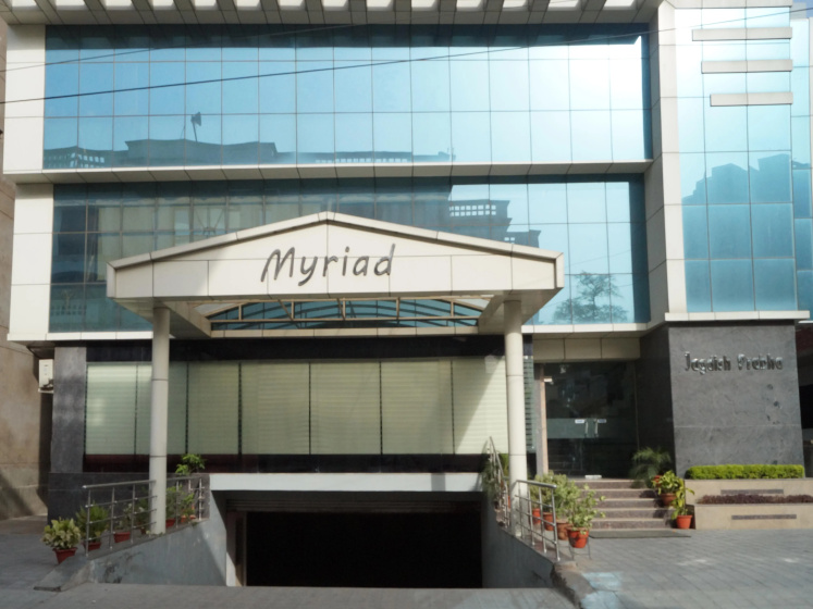 Hotel Myriad Lucknow - Hotel in Λάκναου - Photo 1