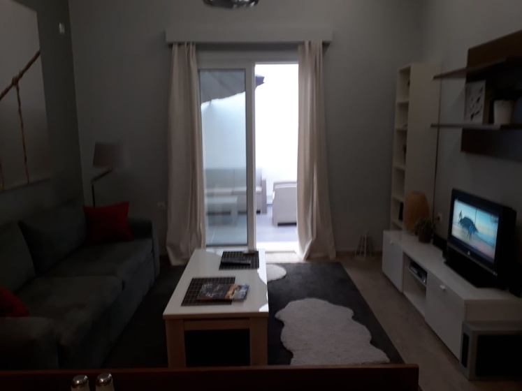 Цены на Beautiful Modern Aprt with 1BR in DT Athens в Афины